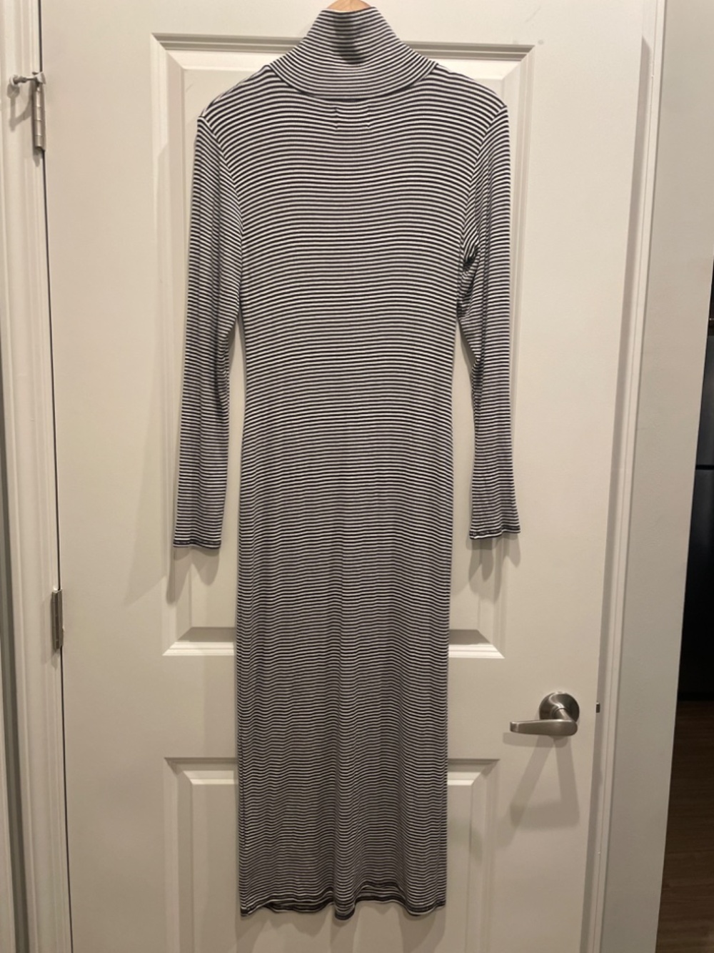 Brand New (Never Worn) Urban Outfitters Black & White Stripe Midi Dress Size LG